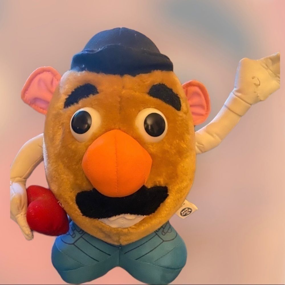 𝅺mister potato head stuff ..